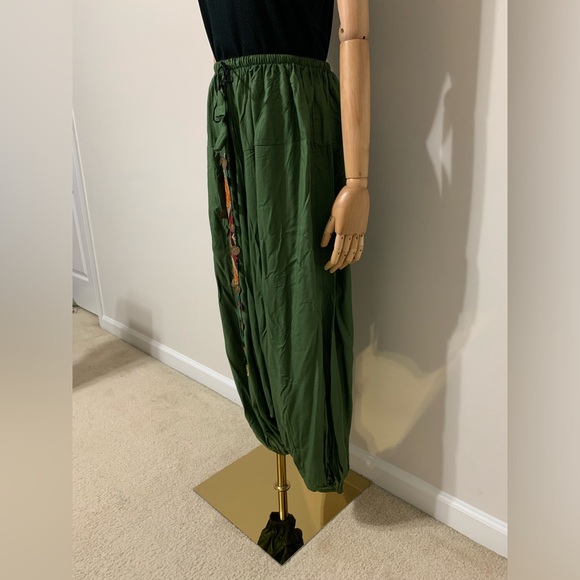 Green Triangles Hobo Tatreez Sherwal Baggy Pants - Picture 6 of 17